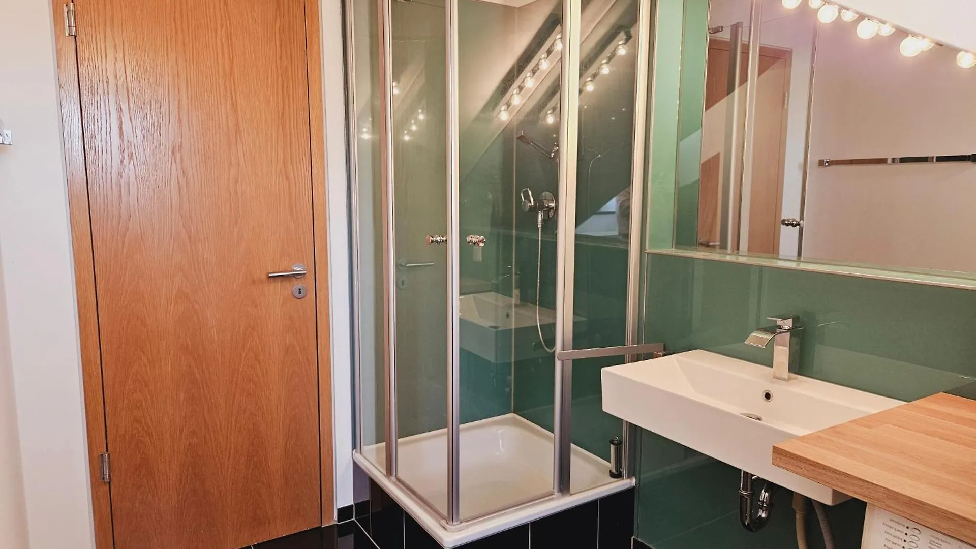 Appartement Elegantes Loft Mit 2 Etagen Im Koenigsviertel à Dresde