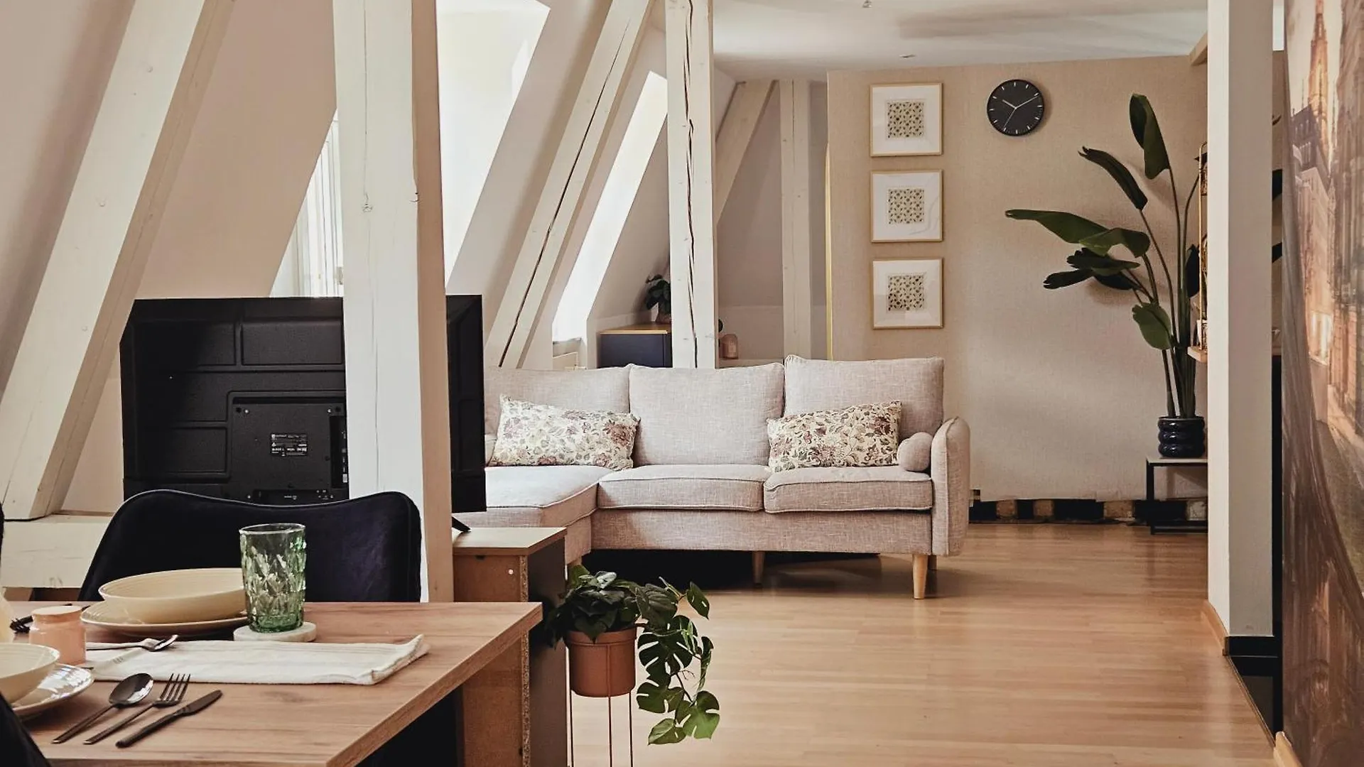 Elegantes Loft Mit 2 Etagen Im Koenigsviertel Apartment Dresden